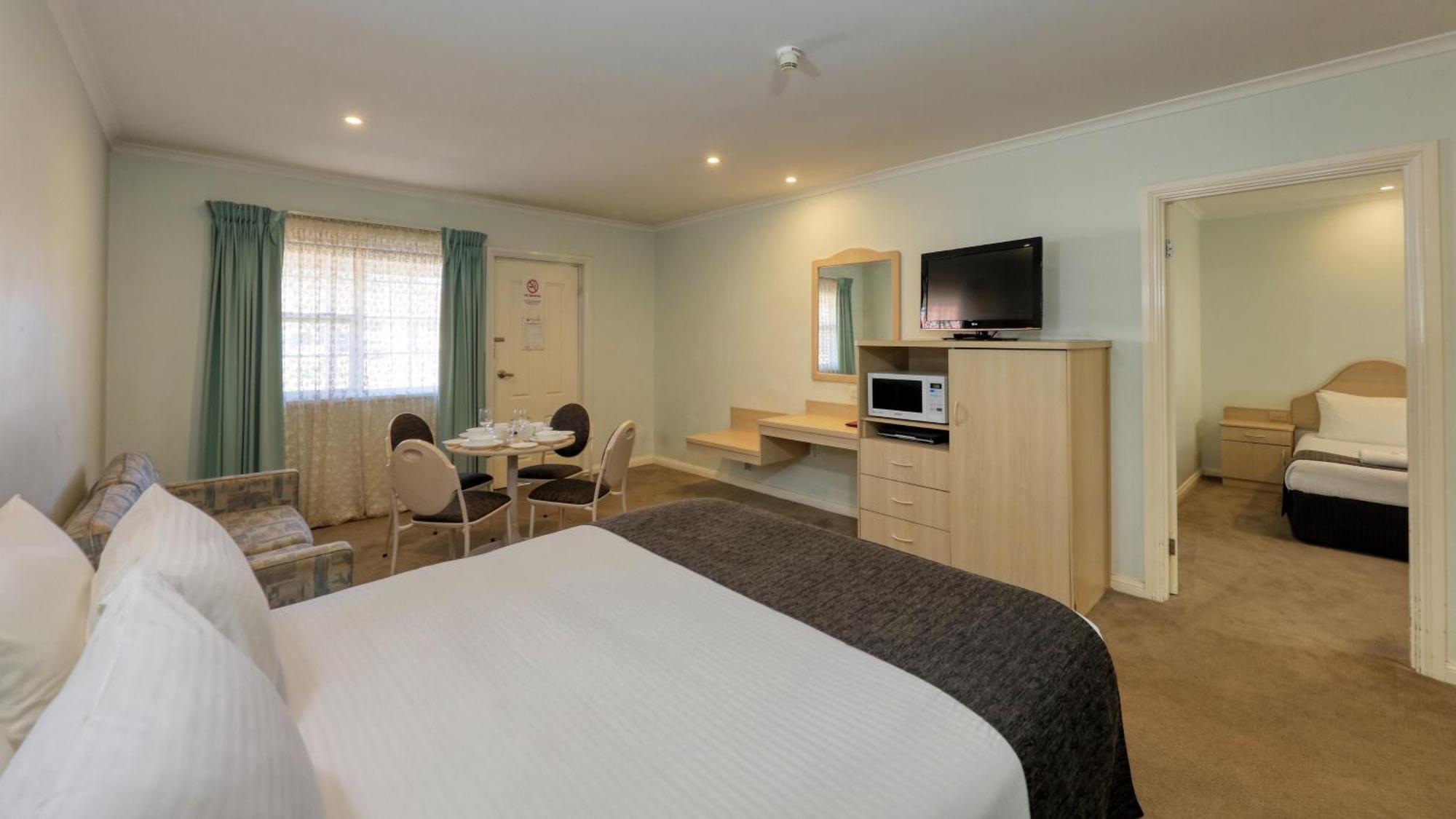 Charles Rasp Motor Inn & Cottages Broken Hill Kültér fotó