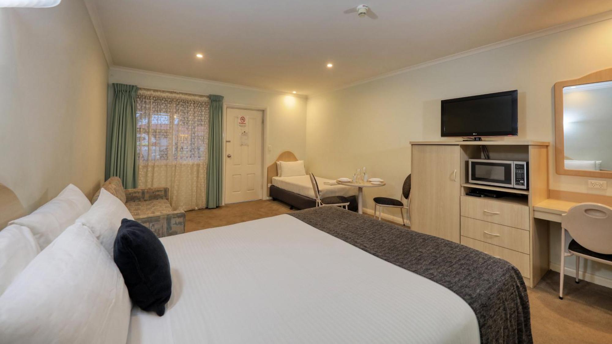 Charles Rasp Motor Inn & Cottages Broken Hill Kültér fotó